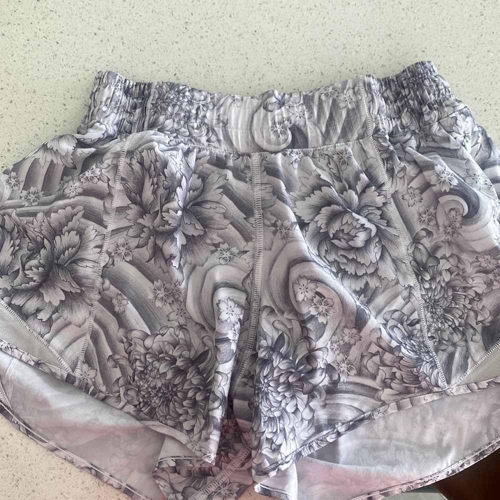 Hotty Hot Short (2.5in) — 6 Tall